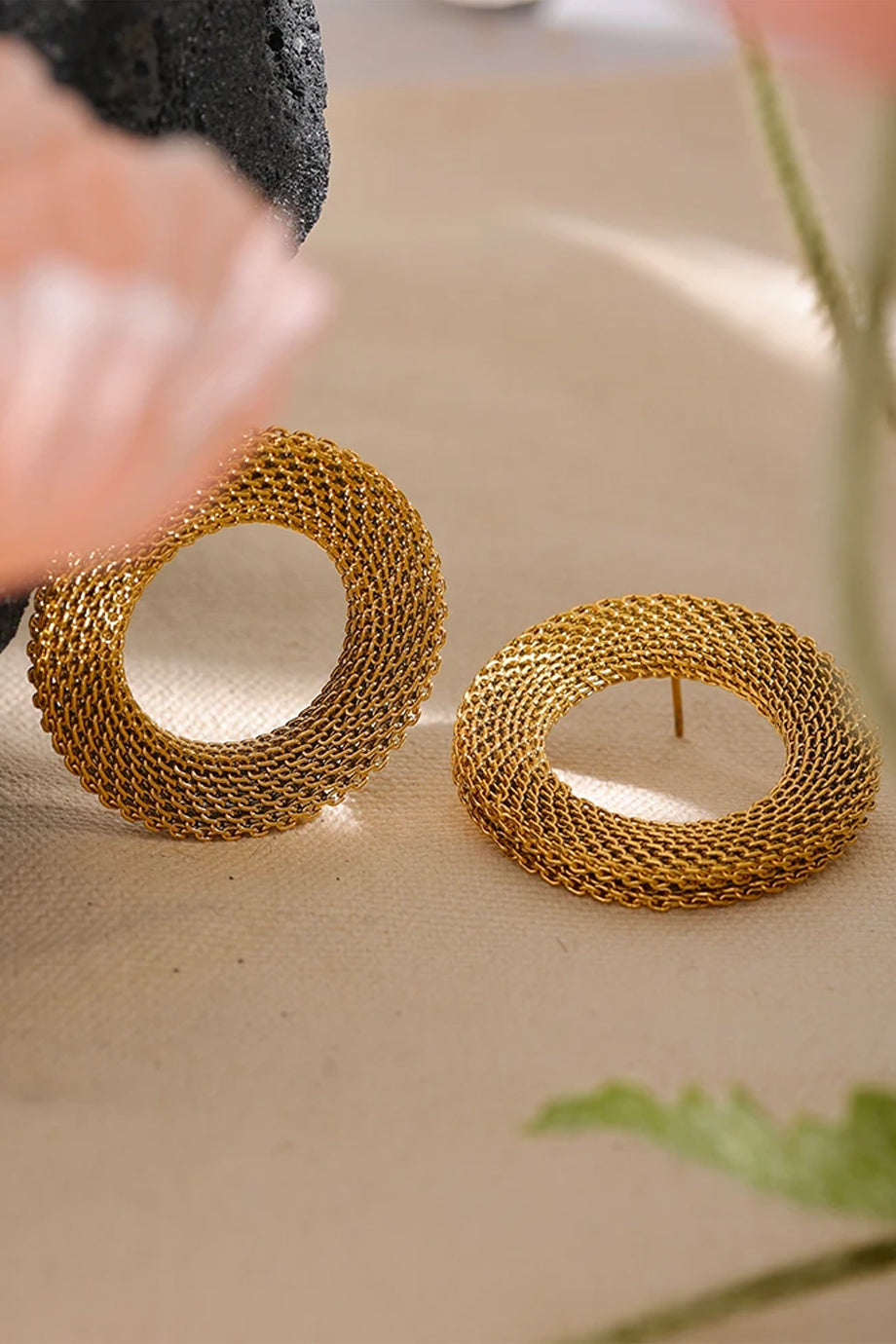 Rostige goldene Creolen