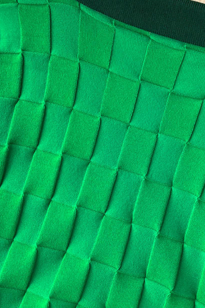 Set aus grünem Strickoberteil und Hose von Alira