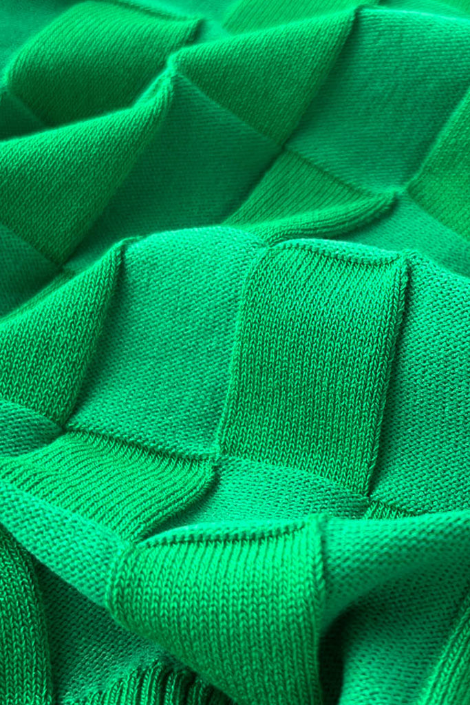 Set aus grünem Strickoberteil und Hose von Alira