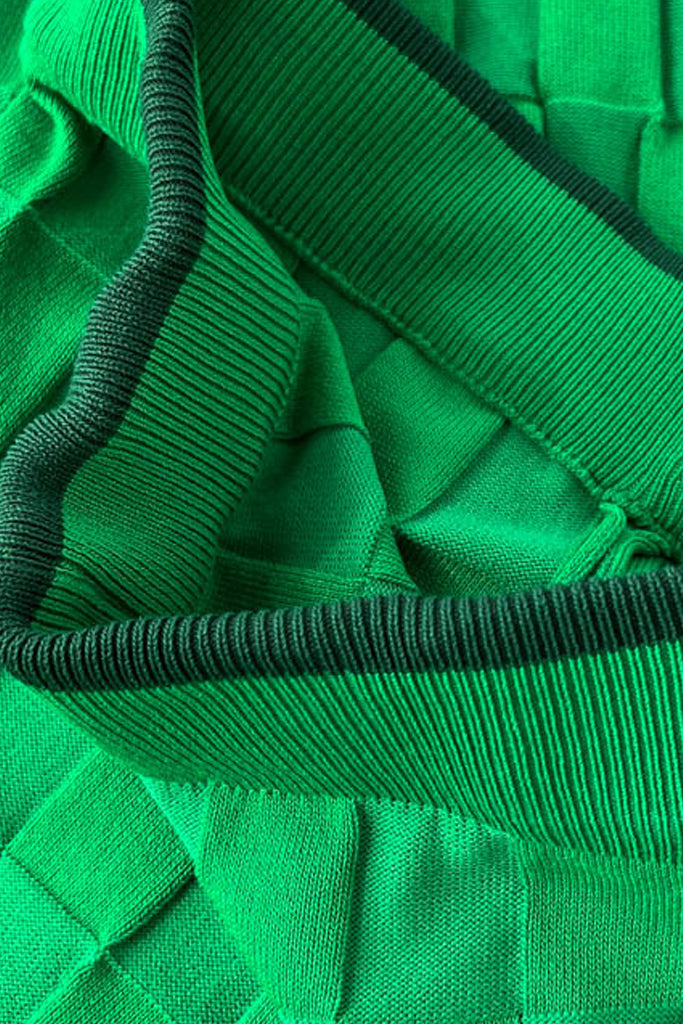 Set aus grünem Strickoberteil und Hose von Alira