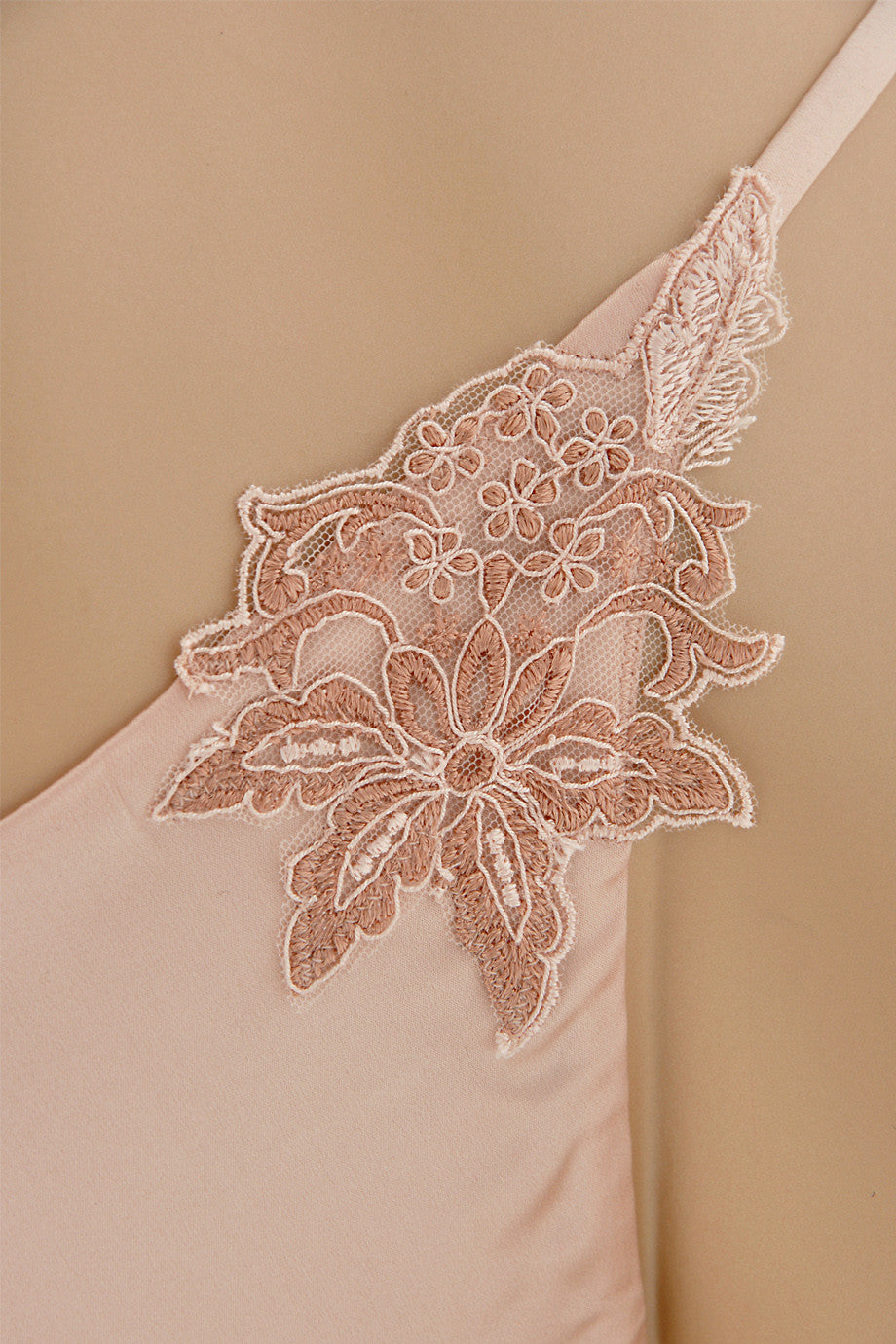 Ιβουάρ Μεταξωτό Στρινγκ - Cotton Club | Γυναικεία Εσώρουχα